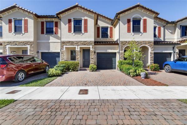 Gardens By The Hammocks, 11934 SW 151st Ave #11934, The Hammocks, Florida 33196, image 2