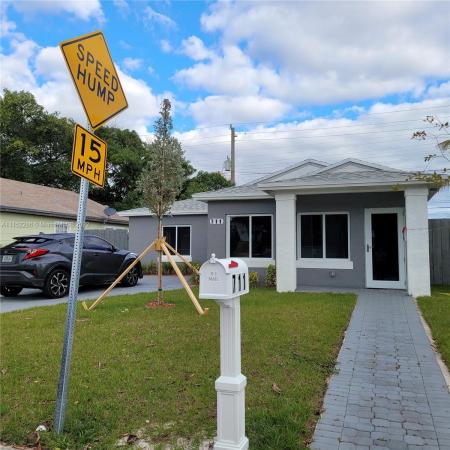 Knowles Court, 711 59th St, West Palm Beach, Florida 33407, image 1