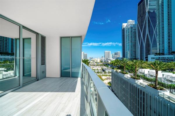 Paramount Miami Worldcenter, 851 NE 1st Ave #905, Miami, Florida 33132, image 2