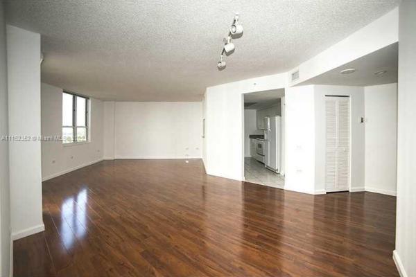 Courvoisier Courts, 701 Brickell Key Blvd #707, Miami, Florida 33131, image 2