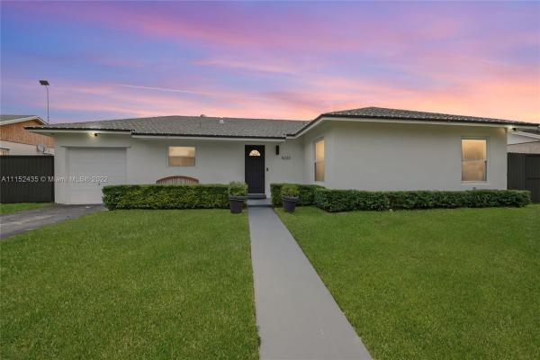 Pine Lake, 16333 SW 111th Ave, Palmetto Estates, Florida 33157, image 2