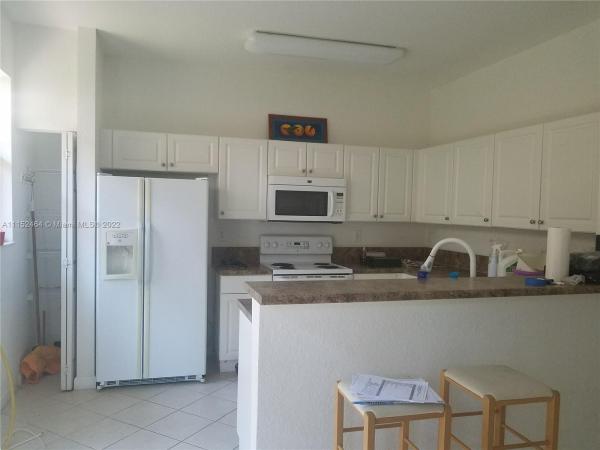 Tuscany Village, 12830 SW 134th St #12830, Three Lakes, Florida 33186, image 2