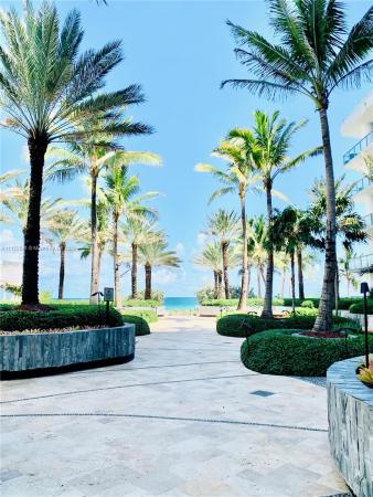 Central Carillon Beach, Miami Beach, Florida 33141, image 1