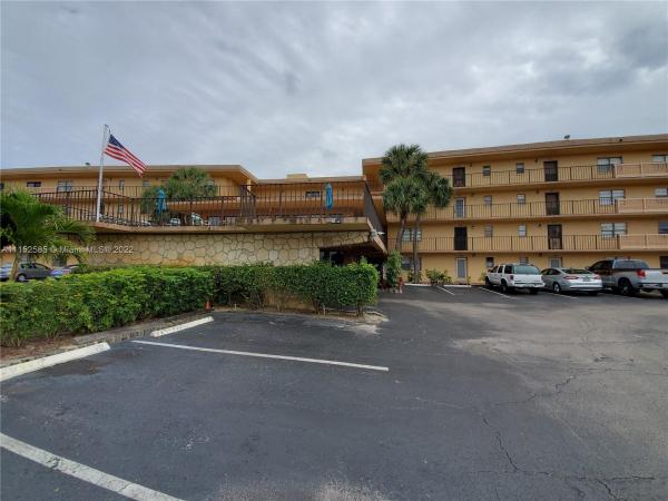 Isle Of Boca Dunes, 9370 SW 8th St #316, Boca Raton, Florida 33428, image 2