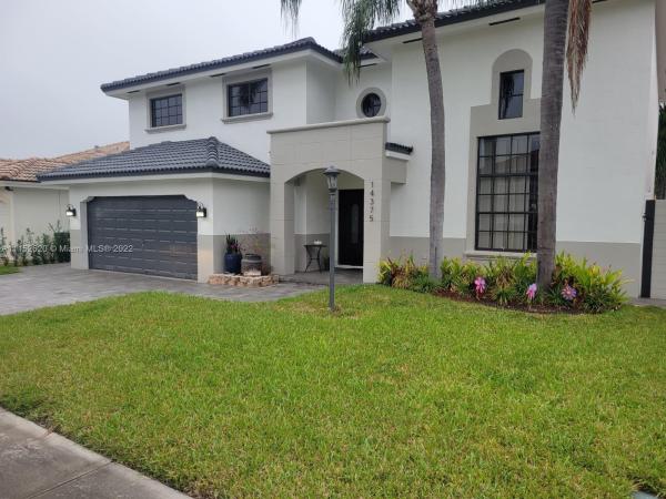Laguna Ponds, 14375 SW 167th Ter, Richmond West, Florida 33177, image 2