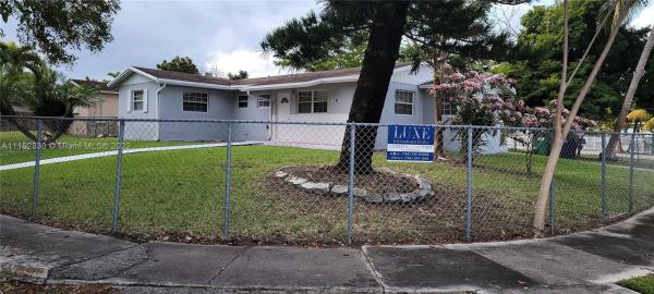 Gem Homes, 30000 SW 143rd Ct, Leisure City, Florida 33033, image 2