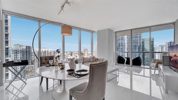 Icon Brickell Tower 1, 475 Brickell Ave #4015, Miami, Florida 33131, image 2