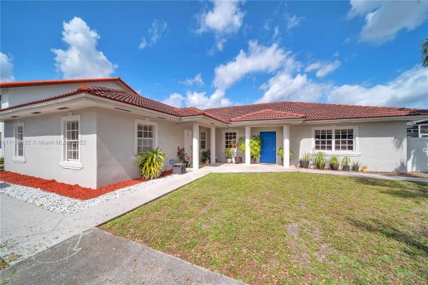 Farberville, 7565 N Augusta Dr, Country Club, Florida 33015, image 2