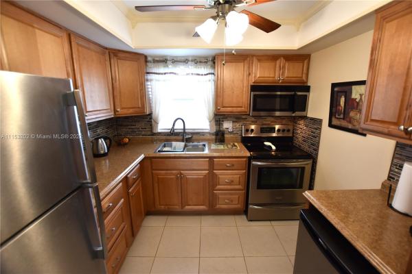 Crosley At Cresthaven Villas, 2894 Crosley Dr E #C, West Palm Beach, Florida 33415, image 2