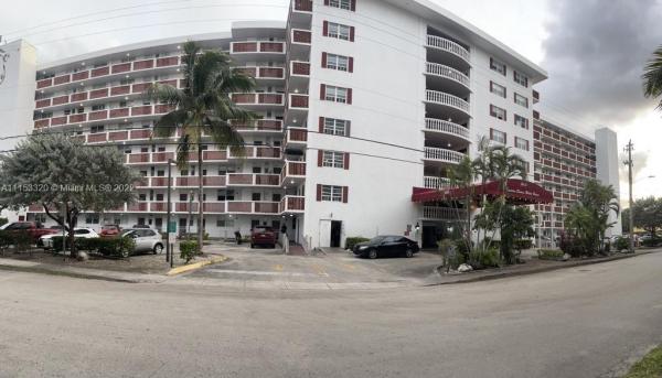 Eastern Shores White House, 3660 NE 166 St #308, North Miami Beach, Florida 33160, image 1
