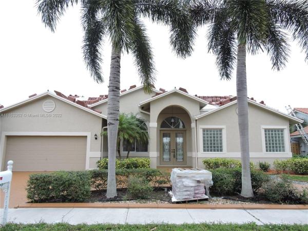 Emerald Lake Estates At The Landings, 1401 SW 104th Ave, Pembroke Pines, Florida 33025, image 1