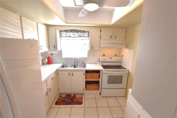 Barkley At Cresthaven Villas, 2653 Barkley Dr E #J, West Palm Beach, Florida 33415, image 2