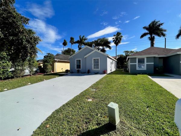 Villas Of Palm Bay, 917 SW 7th Ct, Florida City, Florida 33034, image 2