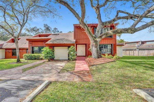 Tamerlane, 2932 N 33rd Ter, Hollywood, Florida 33021, image 2