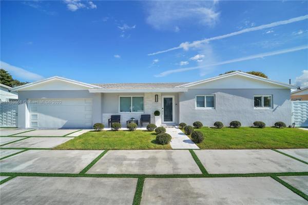 Royale Green, 4331 SW 132nd Ave, Kendale Lakes, Florida 33175, image 2