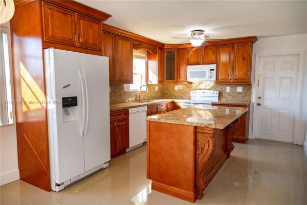 College Park, 513 NW 2nd Way, Deerfield Beach, Florida 33441, image 1