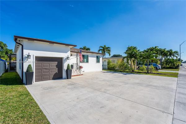 Coral Villas, 2631 SW 67th Ave, Coral Terrace, Florida 33155, image 2