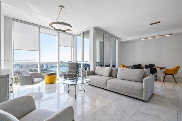 Trump Royale, 18201 Collins Ave #4207, Sunny Isles Beach, Florida 33160, image 2
