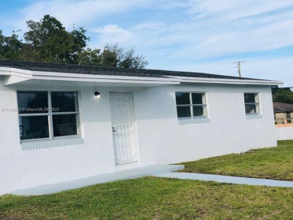 Mark Alan Manor, 2201 NW 179th St, Miami Gardens, Florida 33056, image 2