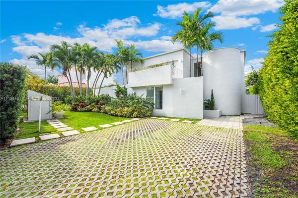 Tropical Isle Homes, 260 Ridgewood Rd, Key Biscayne, Florida 33149, image 2