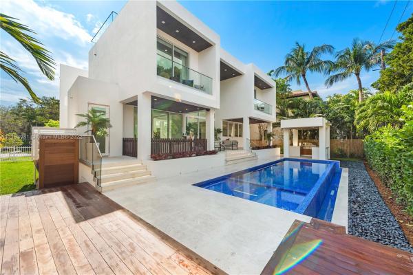 Tropical Isle Homes, 201 Buttonwood Dr, Key Biscayne, Florida 33149, image 2