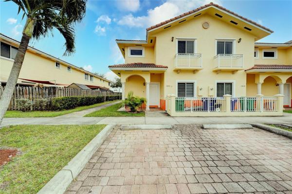 Tuscan Lake Villas, 17845 NW 74th Ct, Country Club, Florida 33015, image 2