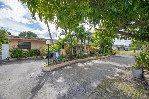 Driftwood Acres, 6710 Allen St, Hollywood, Florida 33024, image 2