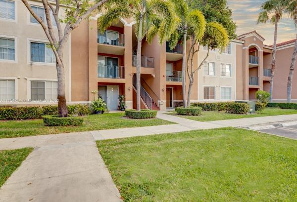 Gables Court, 6831 SW 44th St #112, Glenvar Heights, Florida 33155, image 2