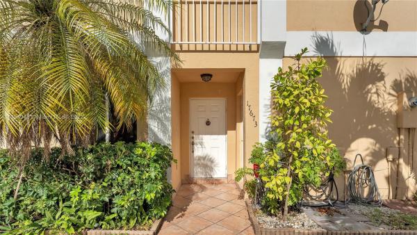 Weitzer Serena Lakes Townhomes, 17673 SW 140th Ct, Richmond West, Florida 33177, image 2
