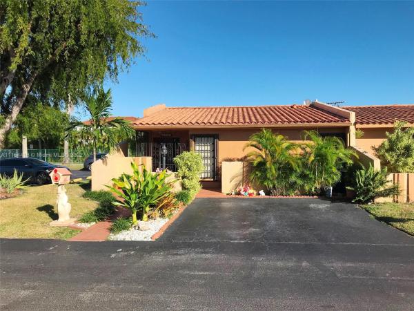 Villas Of Madeira, 501 SW 93rd Ct, Fountainebleau, Florida 33174, image 2