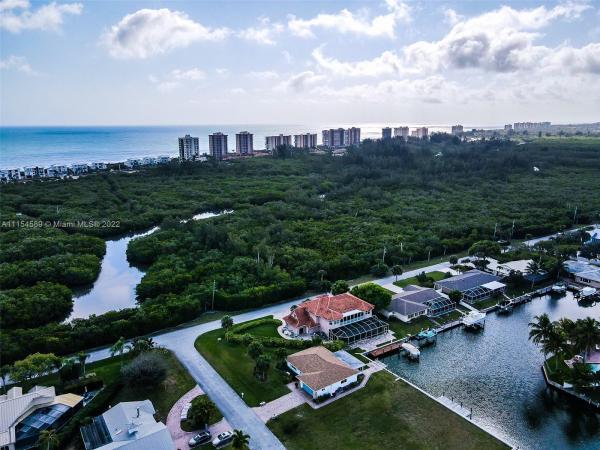 Queens Cove, 11 Castle Ct, Fort Pierce, Florida 34949, image 2