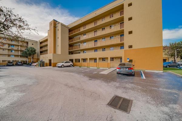 Waterview, 14961 SW 82nd Ln #21-203, Kendall West, Florida 33193, image 2