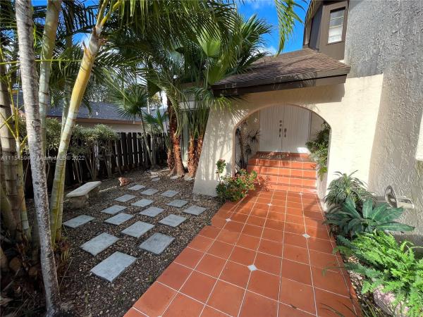Patio Homes In The Crossings, 11767 SW 133rd Pl, The Crossings, Florida 33186, image 2