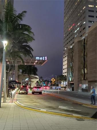 Met 1, 300 S Biscayne Blvd #T-1705, Miami, Florida 33131, image 2