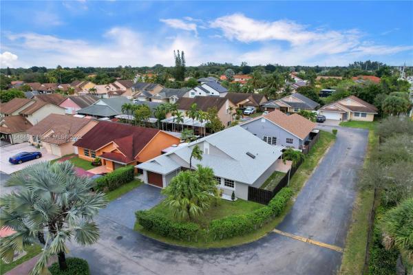 Country Lake Park, 18639 NW 77th Pl, Hialeah, Florida 33015, image 2