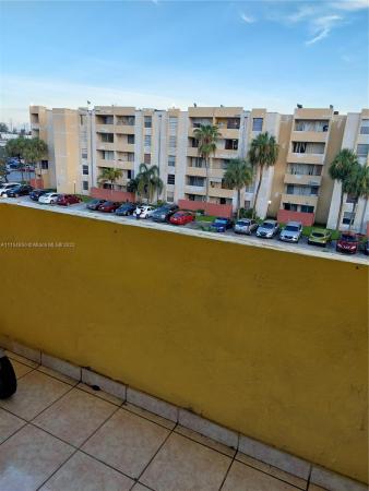 Samari Lake East, 10090 NW 80 Ct #1448, Hialeah Gardens, Florida 33016, image 2