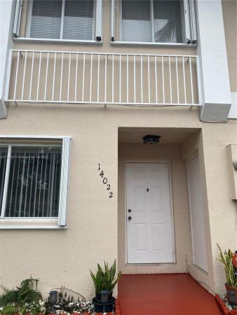 Weitzer Serena Lakes Townhomes, 14022 SW 178th St #14022, Richmond West, Florida 33177, image 2