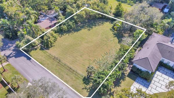 Cole Villa, 7530 SW 62nd St, South Miami, Florida 33143, image 1
