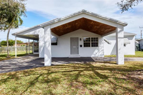 Sky Vista, 1411 NE 10th St, Homestead, Florida 33033, image 2
