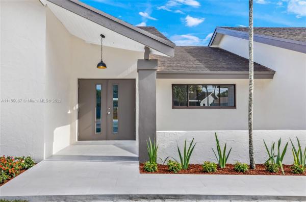 Kendale Country Club Estates, 10260 SW 96th Ter, Kendall, Florida 33176, image 2