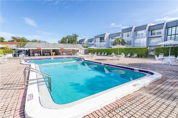 Oriole Golf & Tennis Club 1, 7877 Golf Circle Dr #203, Margate, Florida 33063, image 1