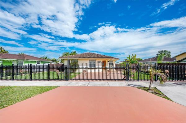 Comfort Villas, 30551 SW 163rd Ave, Leisure City, Florida 33033, image 2