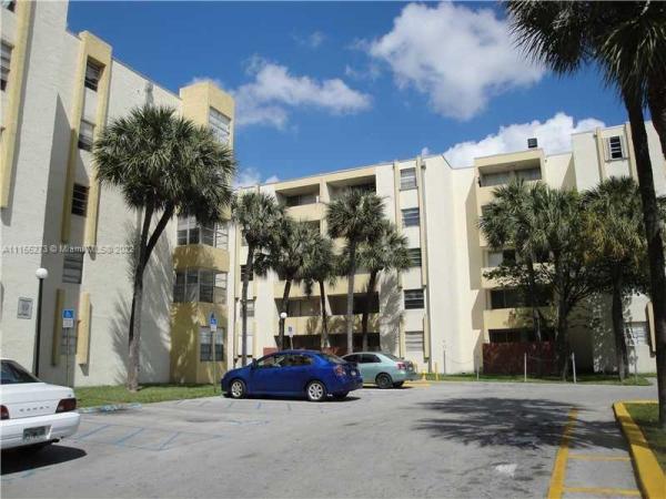 Samari Lake East, 10000 NW 80th Ct #2247, Hialeah Gardens, Florida 33016, image 2