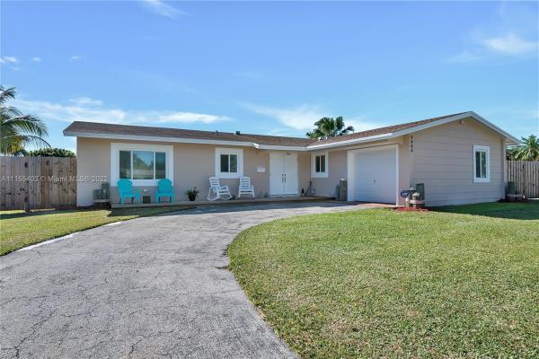 Bel Aire, 9444 Sterling Dr, Cutler Bay, Florida 33157, image 2