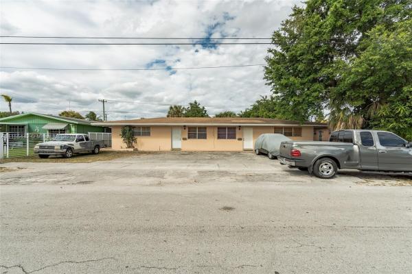 61 NE 185th Ter, Unincorporated Dade County, Florida 33179, image 2