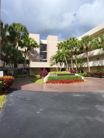 Camino Real Village, 5650 Camino Del Sol #305, Boca Raton, Florida 33433, image 2