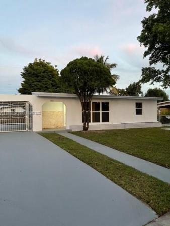Westwood Lakes Residential, 4125 SW 107th Pl, Westwood Lakes, Florida 33165, image 2