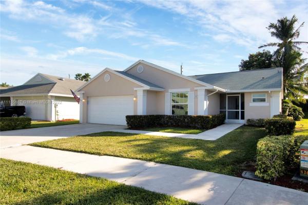 North Gate, 727 SE 27th Dr, Homestead, Florida 33033, image 2