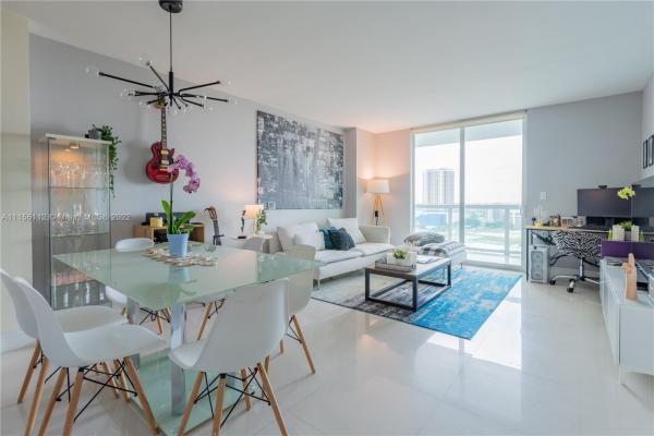 1800 Club, 1800 N Bayshore Dr #2008, Miami, Florida 33132, image 2