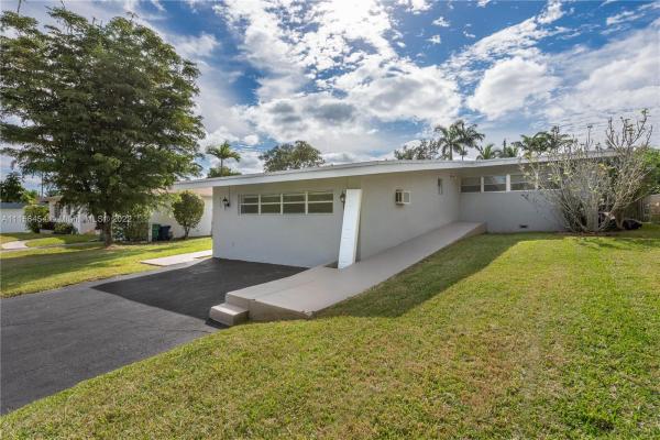 510 NE 108th St, Unincorporated Dade County, Florida 33161, image 2